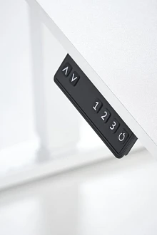 Výškově nastavitelný psací stůl B53 105 × 56 cm bílý