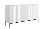 Moderní komoda Nicole 150 cm třídveřová s ryhovaným čelem  - Bílá / Černé nohy