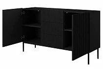 Komoda NICOLE 150 s rýhovaným čelem Černá černé nohy 1.jpg