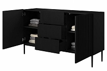 Komoda NICOLE 150 s rýhovaným čelem Černá černé nohy 3.jpg
