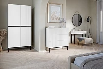 Komoda NICOLE 100 cm se zásuvkami bílý mat – černé nohy | furnipol.cz