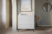Komoda NICOLE 100 cm se zásuvkami bílý mat – černé nohy | furnipol.cz