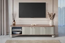 Moderní TV skříňka Vesper 187 cm třídveřová - kašmír / ořech / zlaté úchyty / kulaté nohy