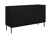 Moderní komoda Nicole 150 cm třídveřová s ryhovaným čelem - černý mat / černé nožky